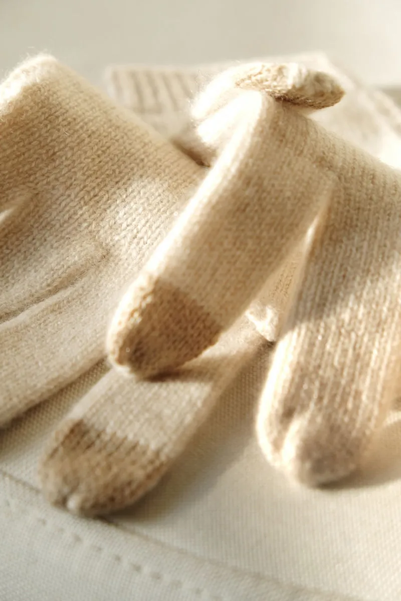 100 Cashmere Touchscreen Gloves with Geometric Pattern