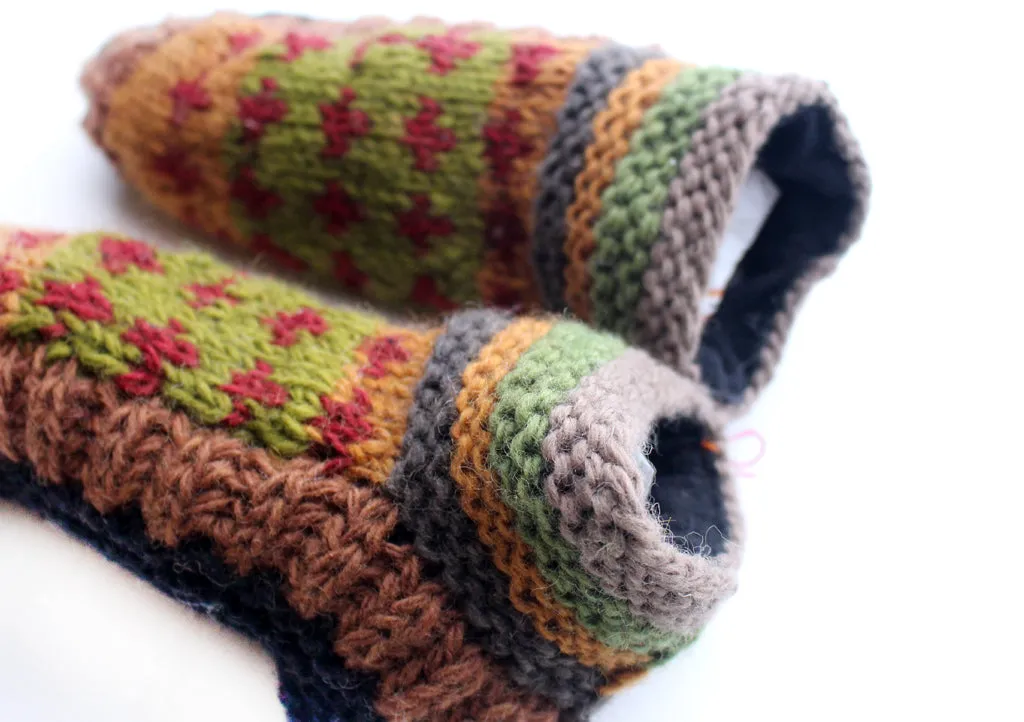 Green and Maroon Multicolor Woolen Indoor Lined Hand Knitted Socks