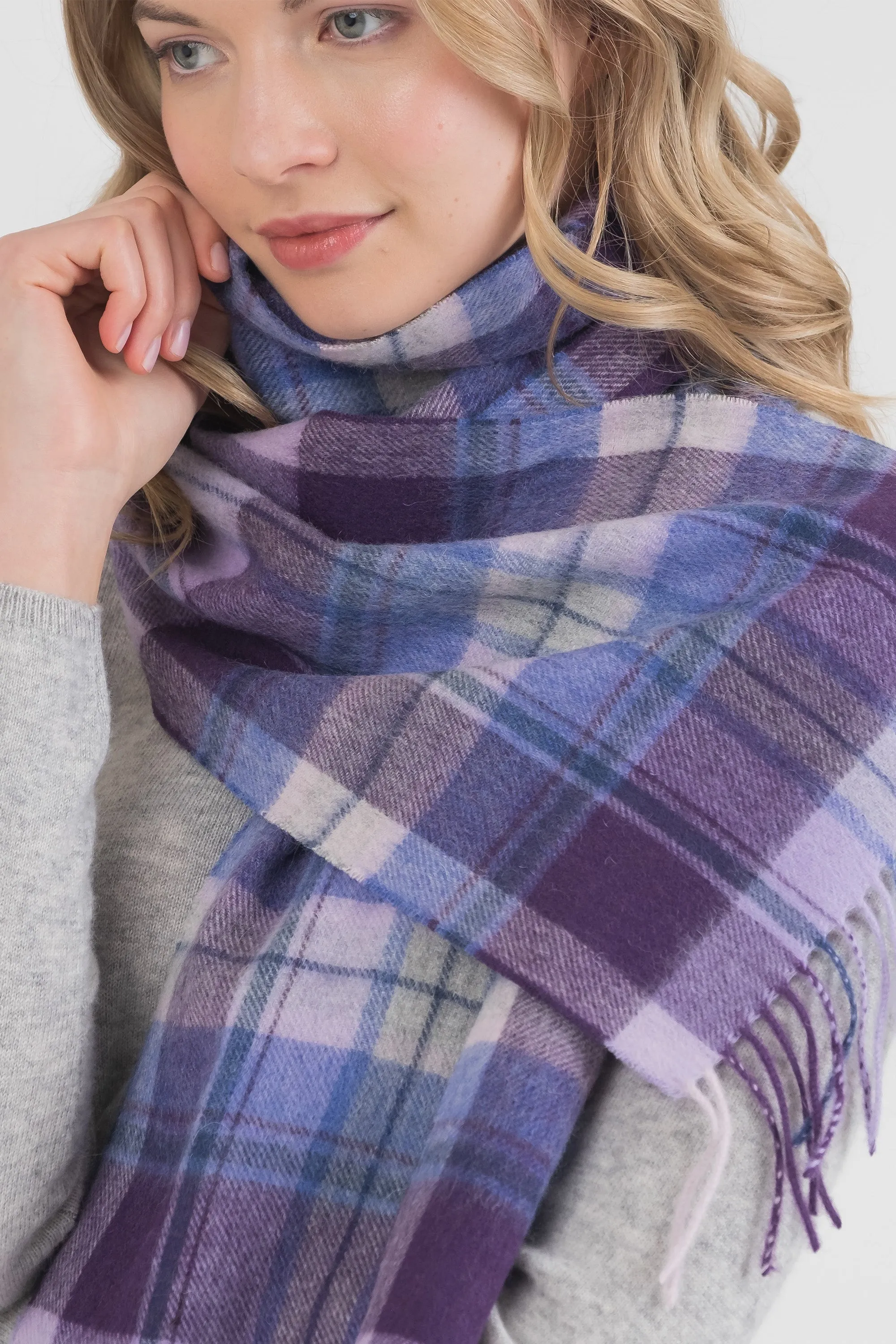 Vivienne Lambswool Scarf - Purple